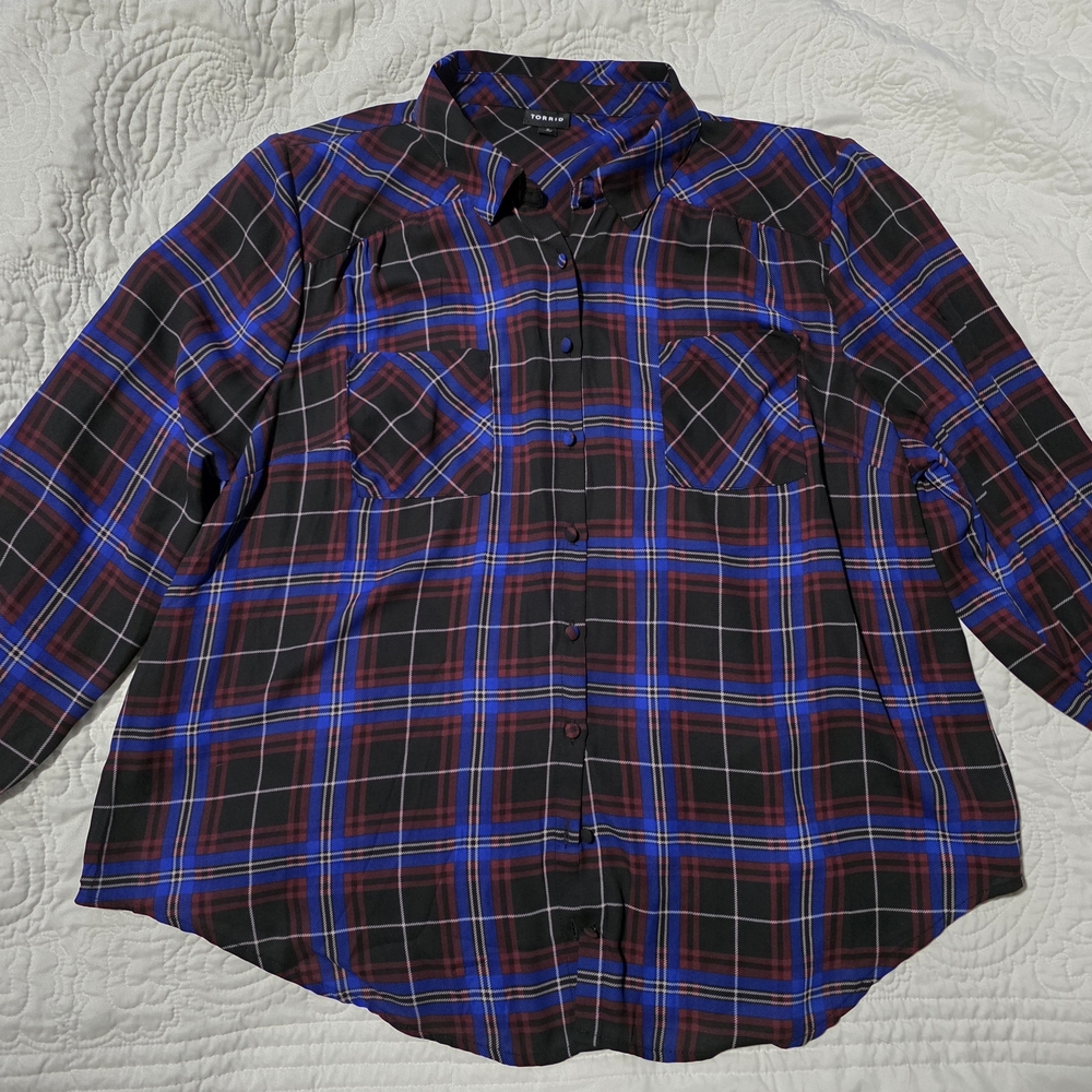Torrid Georgette Multicolor Plaid Button-Up Shirt - Picture 2 of 9